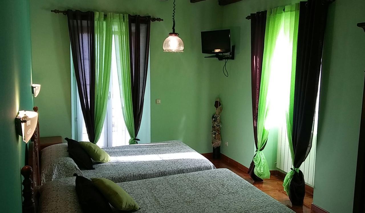 Hostal Ekaitza Otel Lesaka Dış mekan fotoğraf