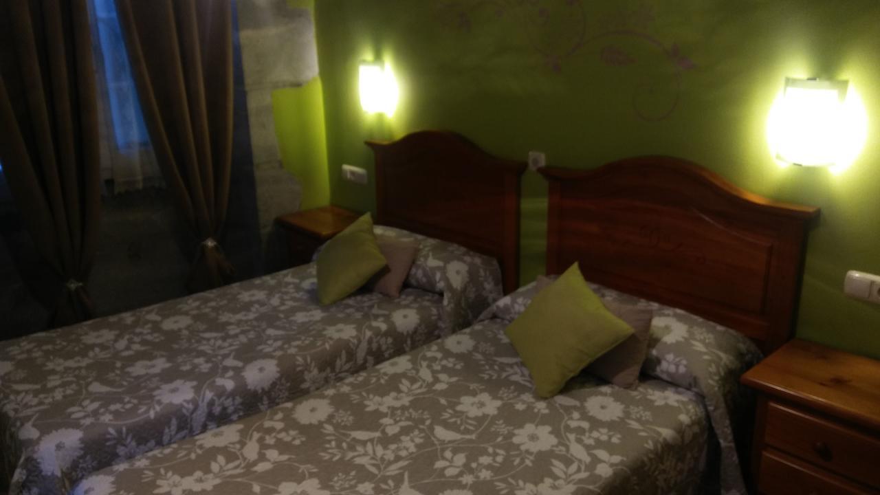 Hostal Ekaitza Otel Lesaka Oda fotoğraf