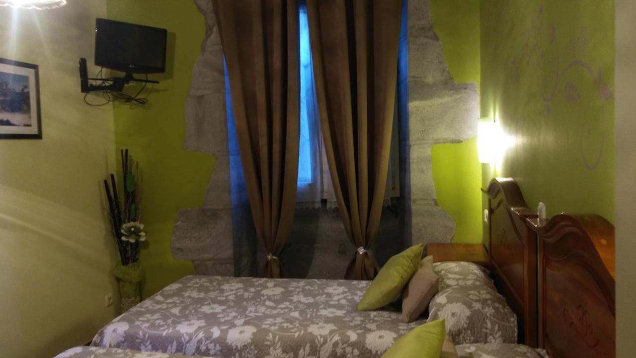 Hostal Ekaitza Otel Lesaka Oda fotoğraf
